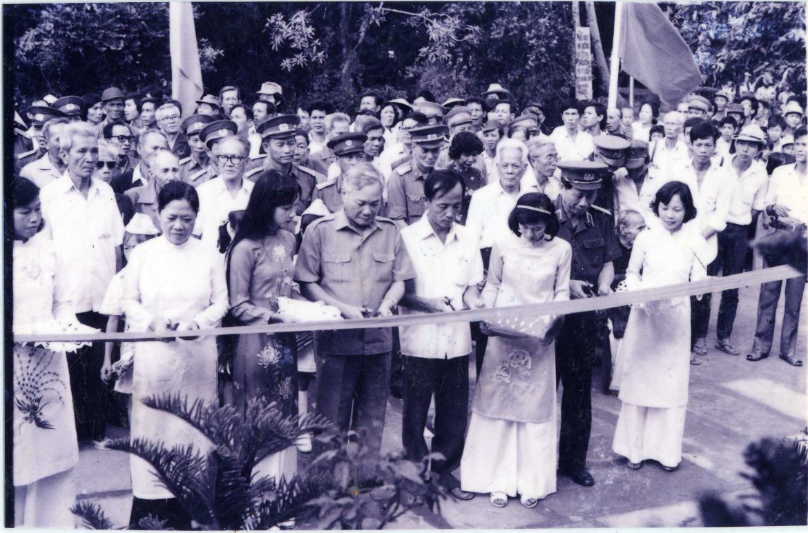 Khánh thành nhà trưng bày “Thân thế và sự nghiệp Chủ tịch Tôn Đức Thắng”, tháng 8 năm 1988